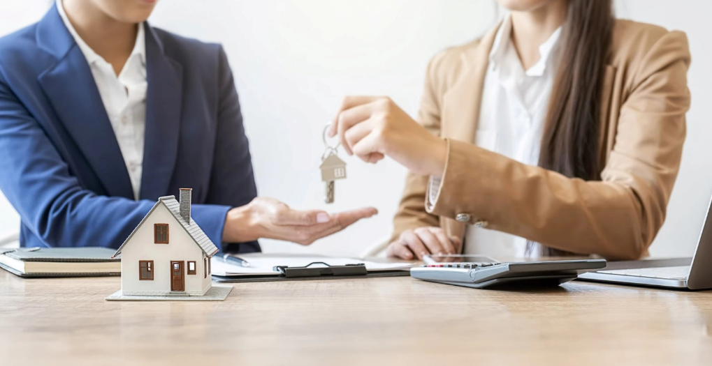 Real Estate Agent